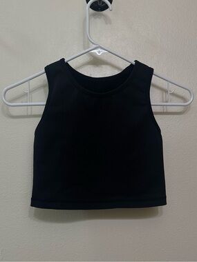 Women's Black Sleeveless Crop Athletic Tank Top